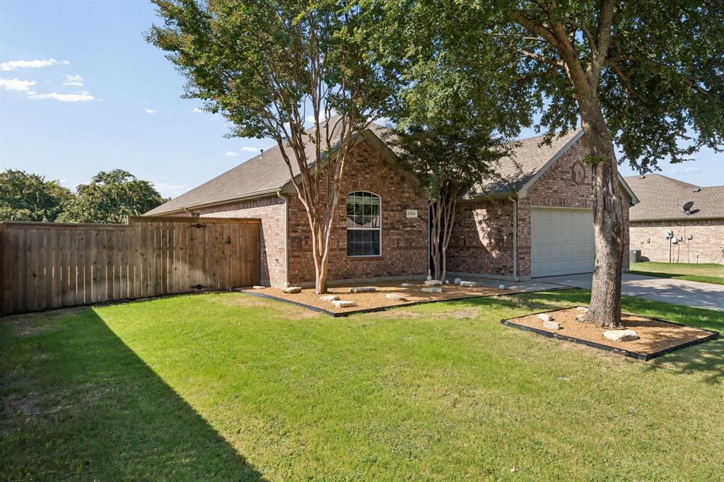 3704 Redwood Circle