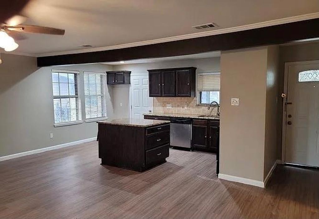 Photo of 2426 Whit Drive, Mesquite, TX 75150 (MLS # 21242330)