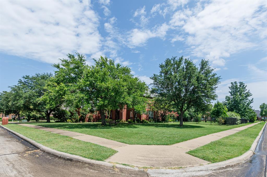 1 Foxborough Court