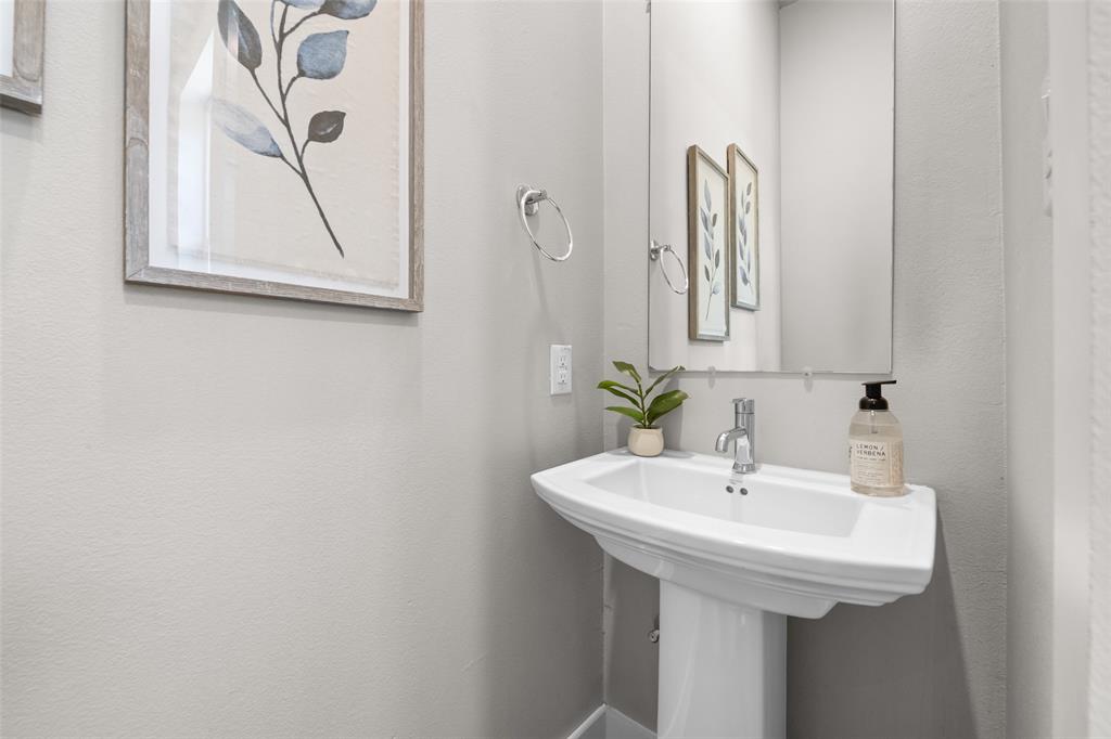 5810 Bryan Bldg 1 - Residential