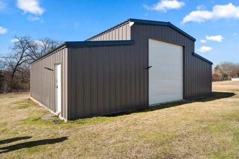 A home in Mabank