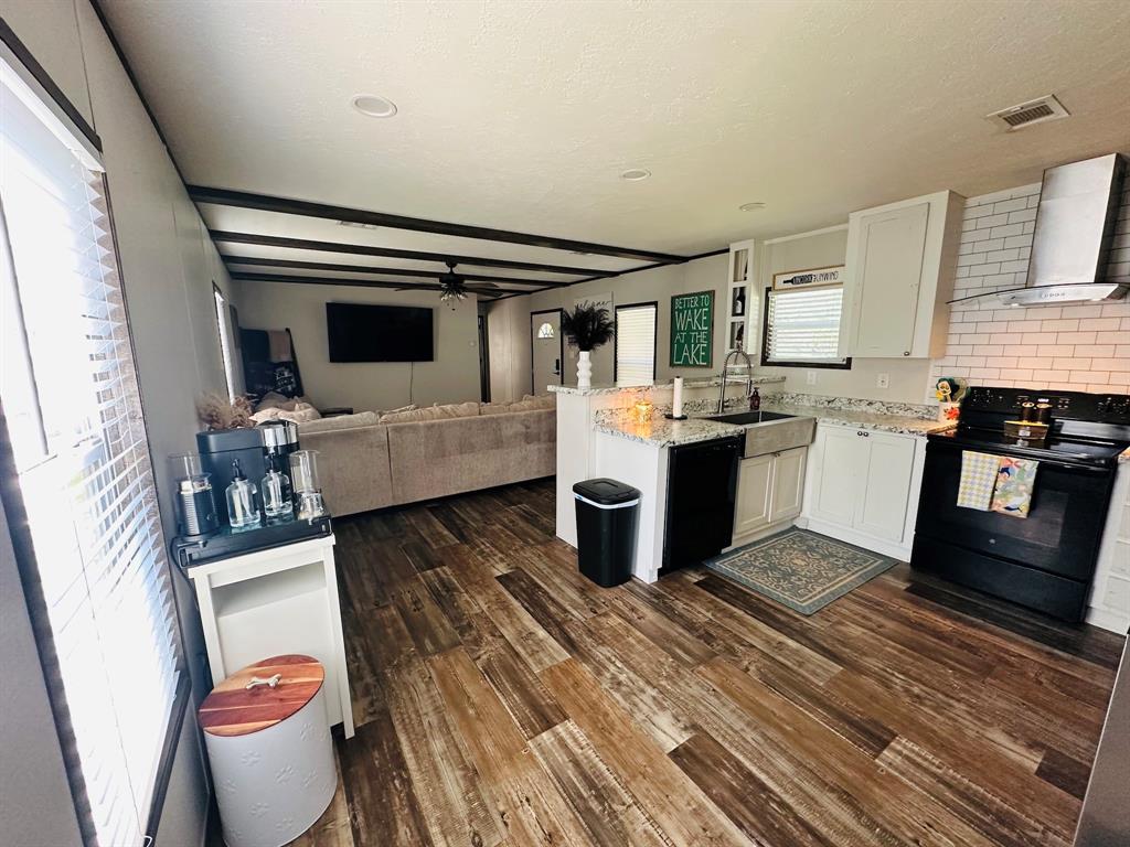 ROCK CREEK PK LAKE - Residential