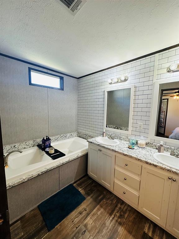 ROCK CREEK PK LAKE - Residential