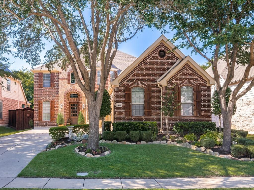 1205 Luna Lane