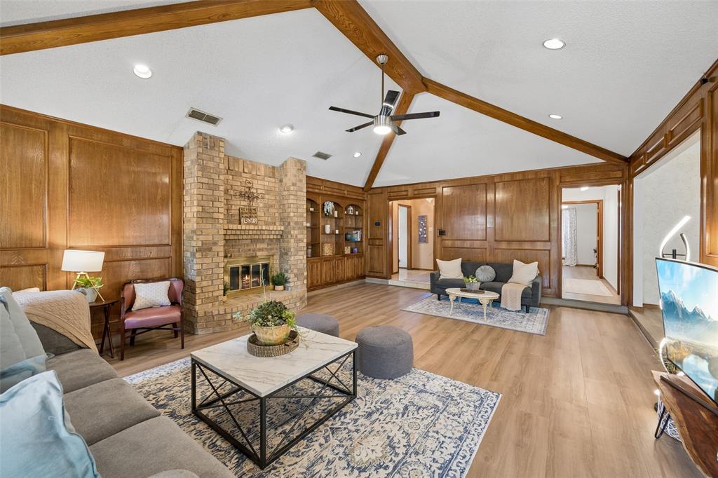 902 Briarcliff Court