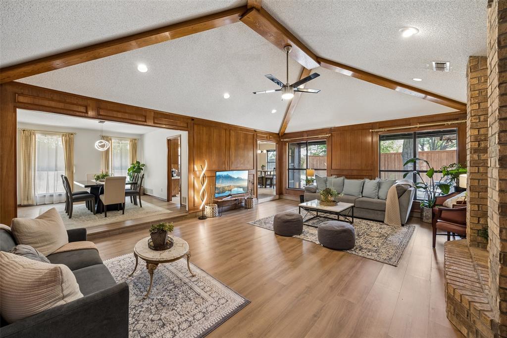 902 Briarcliff Court