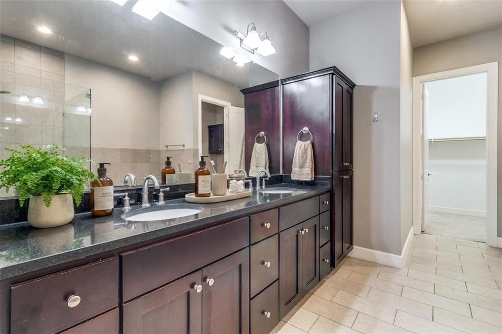 Vine Condo - Residential