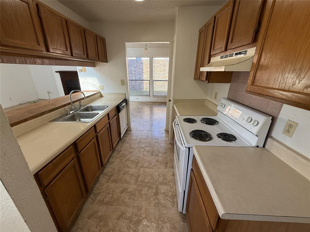 Windsor Manor 02 Rev - Residential