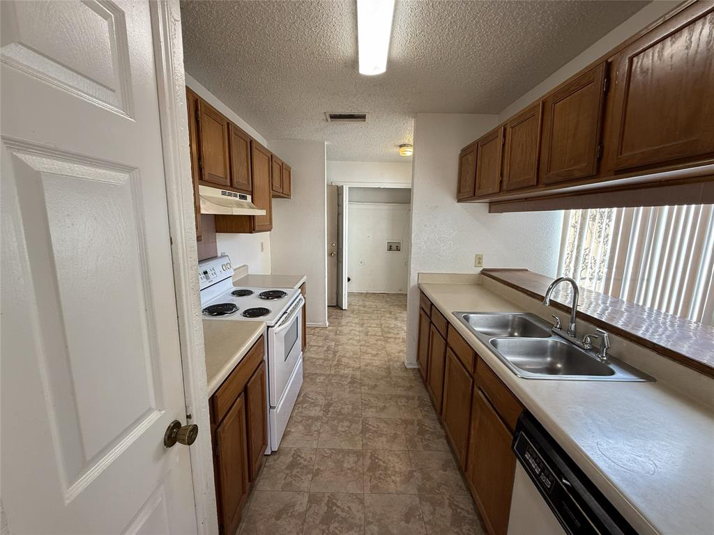 1636 Lemonwood Circle