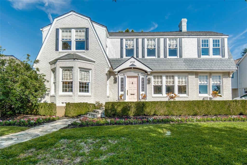6935 Lakeshore Drive