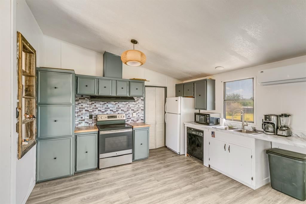 206 Creekview Meadows Court