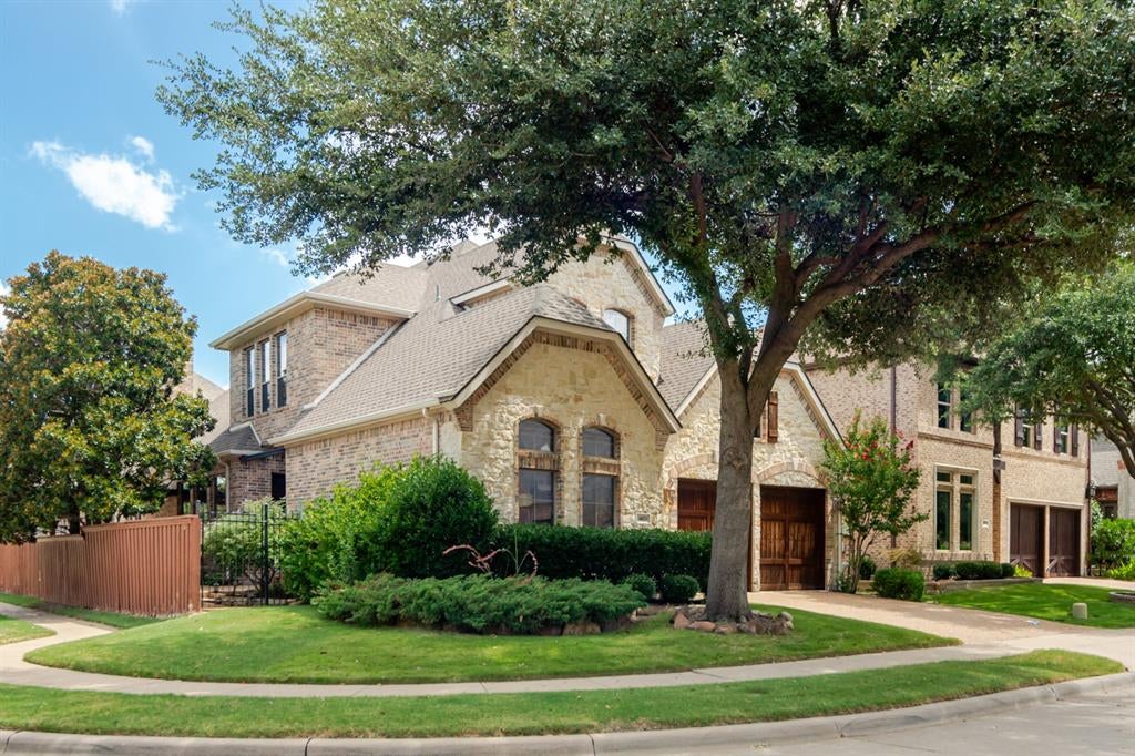 4821 Pyramid Drive