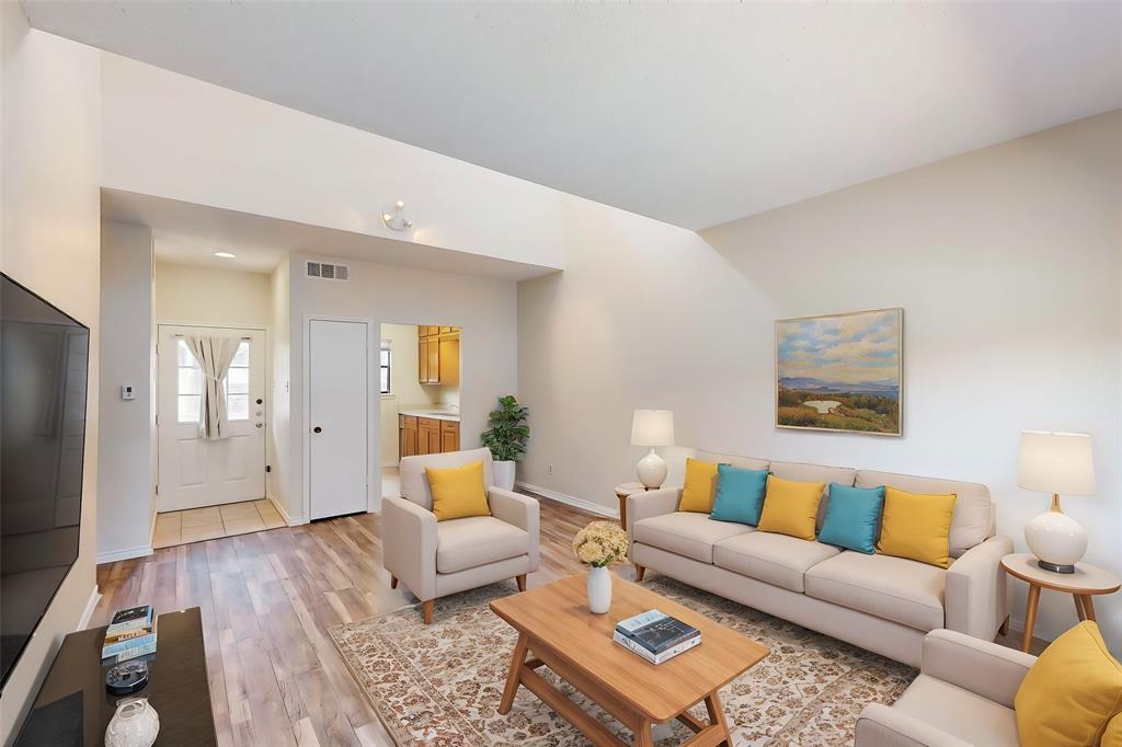 5701 Gaston Avenue 7