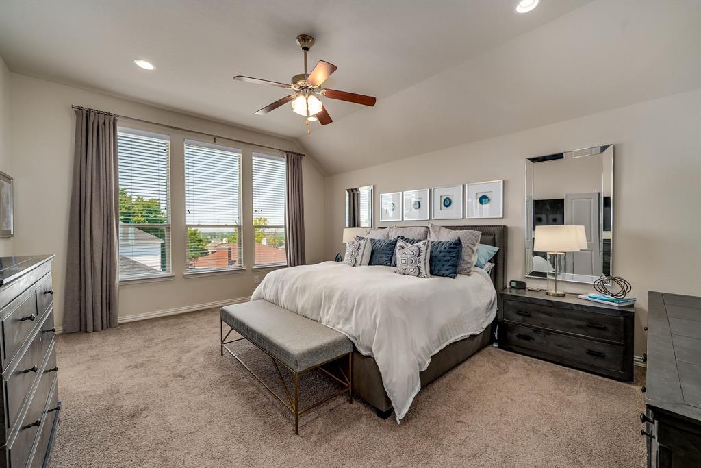 2425 Strathearn Way
