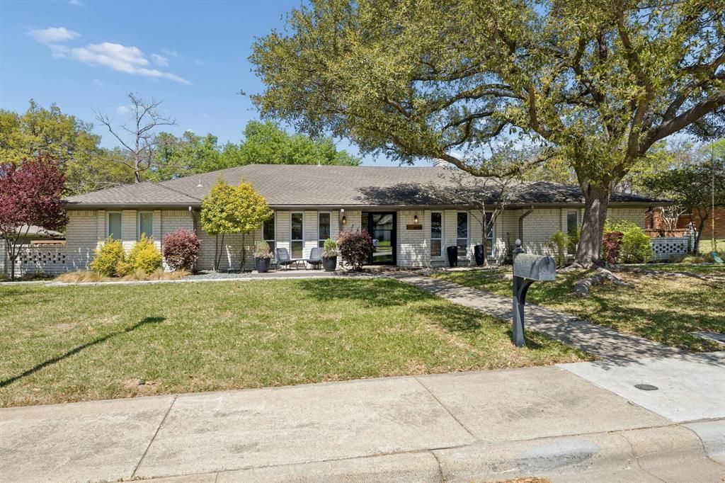 Photo of 6935 Town Bluff Drive, Dallas, TX 75248 (MLS # 21260363)