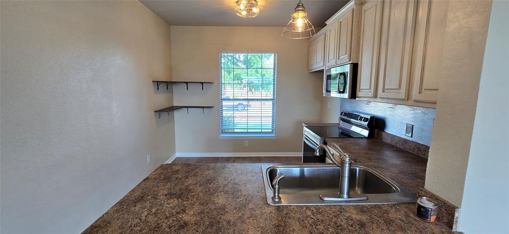 107 Creekside Drive