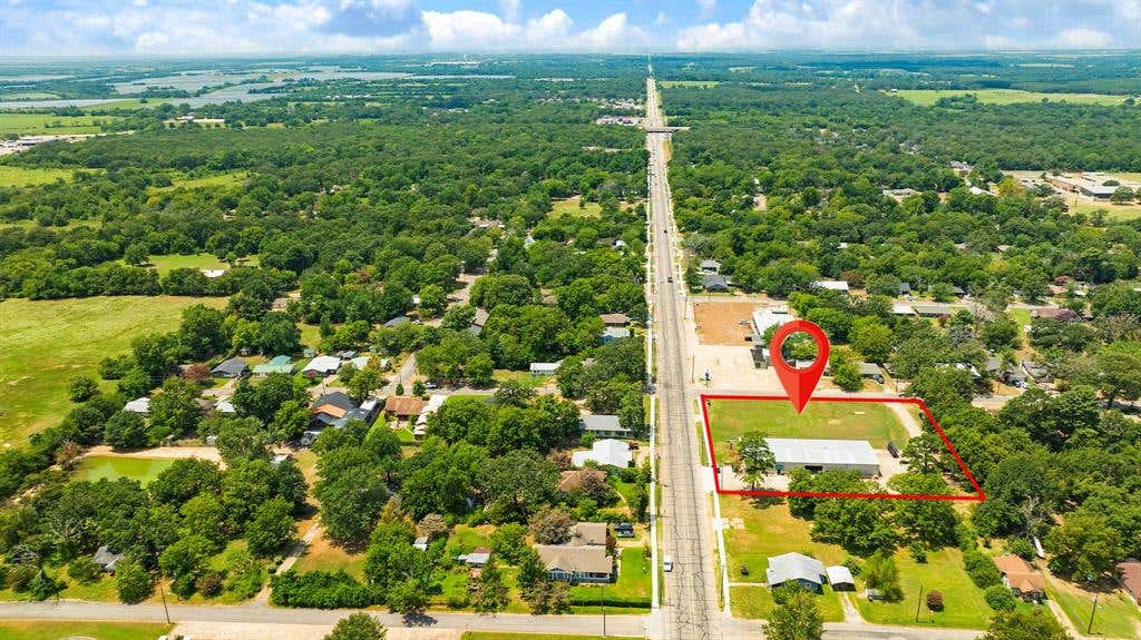 Photo of 2750 Bonham Street, Paris, TX 75460 (MLS # 21349827)