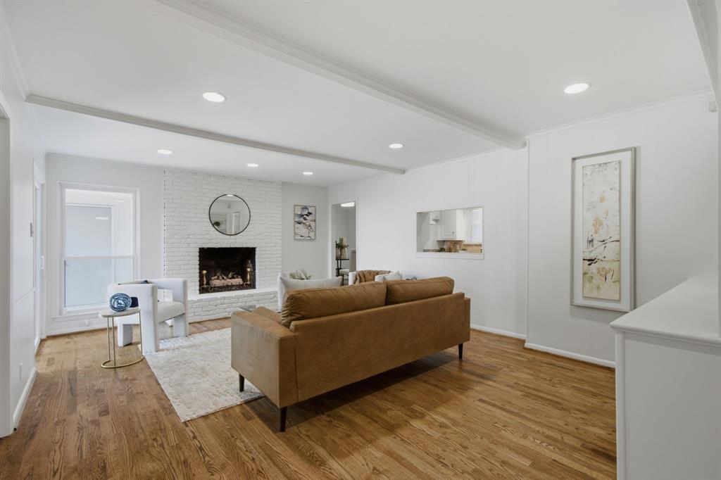 939 Blue Lake Circle