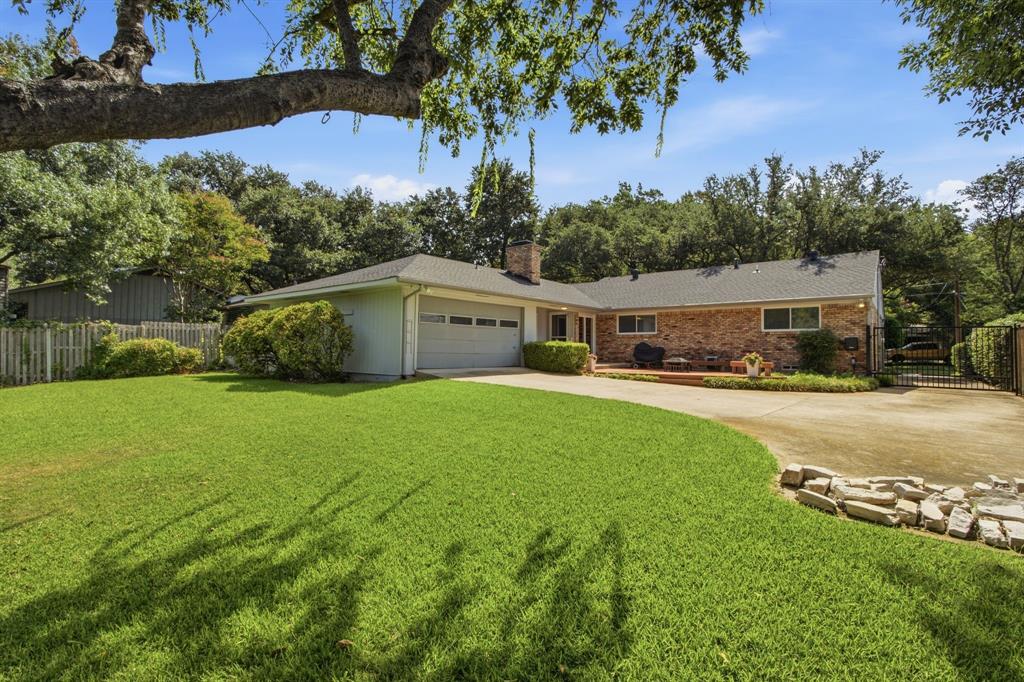 939 Blue Lake Circle