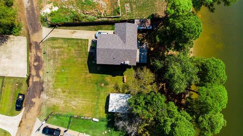 A home in Mabank