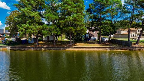 A home in Mabank