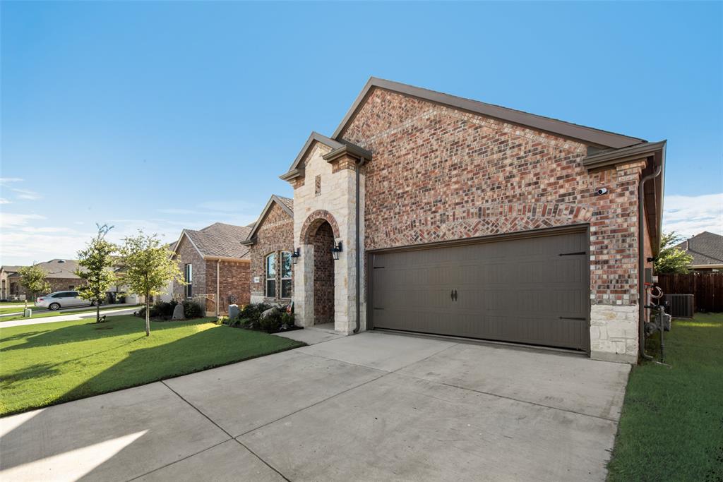 2911 Shetland Drive