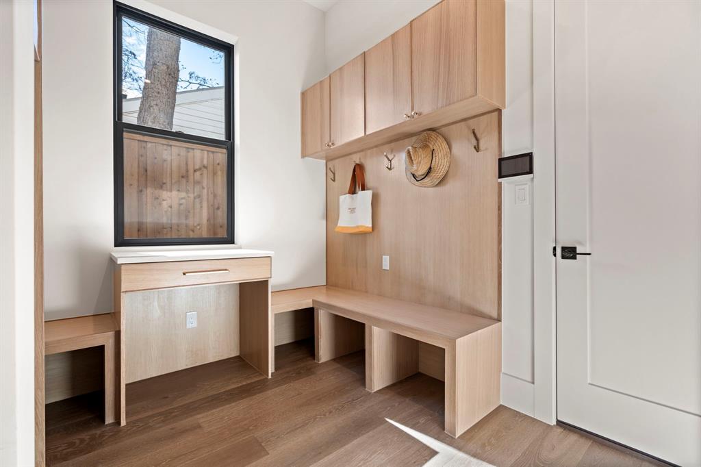 Wilshire Summit - Residential