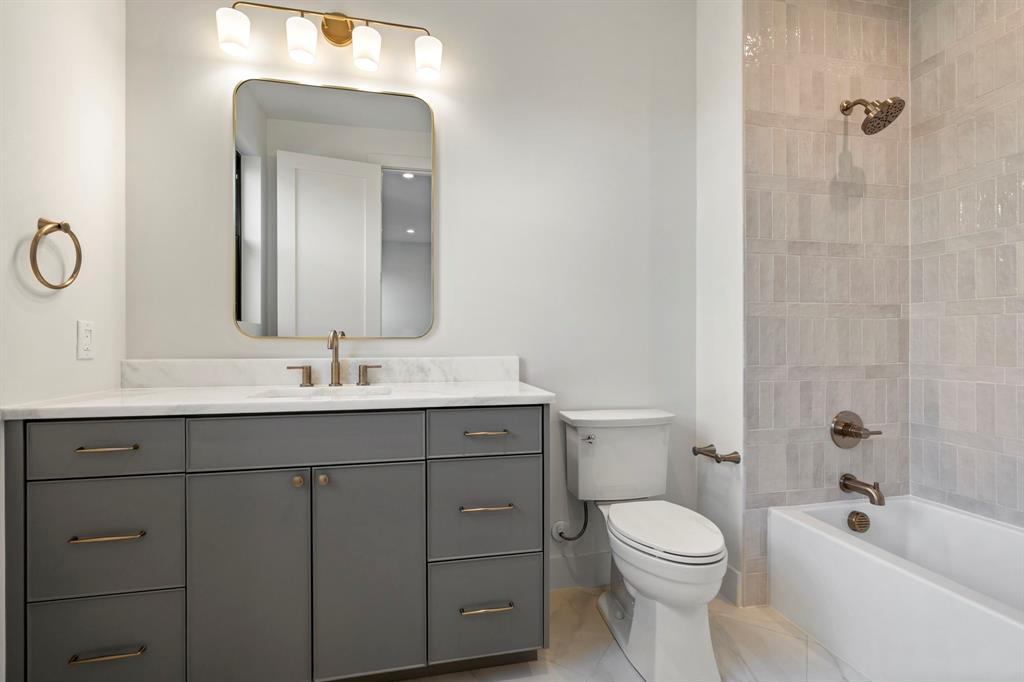 Wilshire Summit - Residential