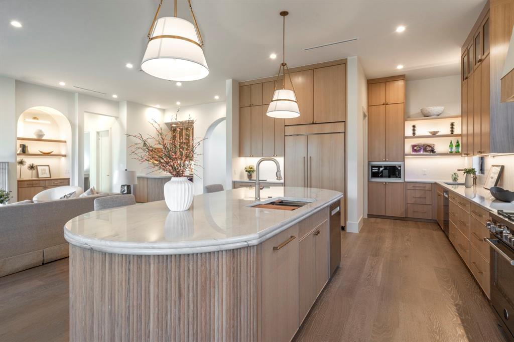 Wilshire Summit - Residential