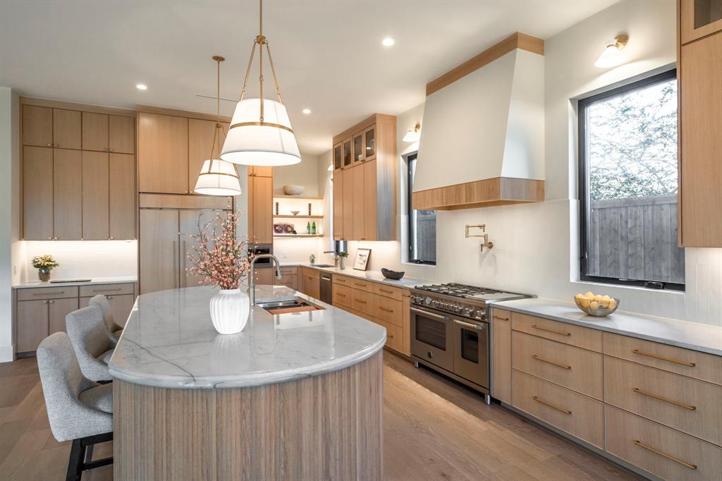 Wilshire Summit - Residential