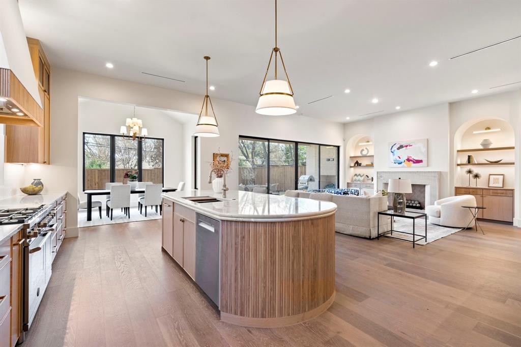 Wilshire Summit - Residential