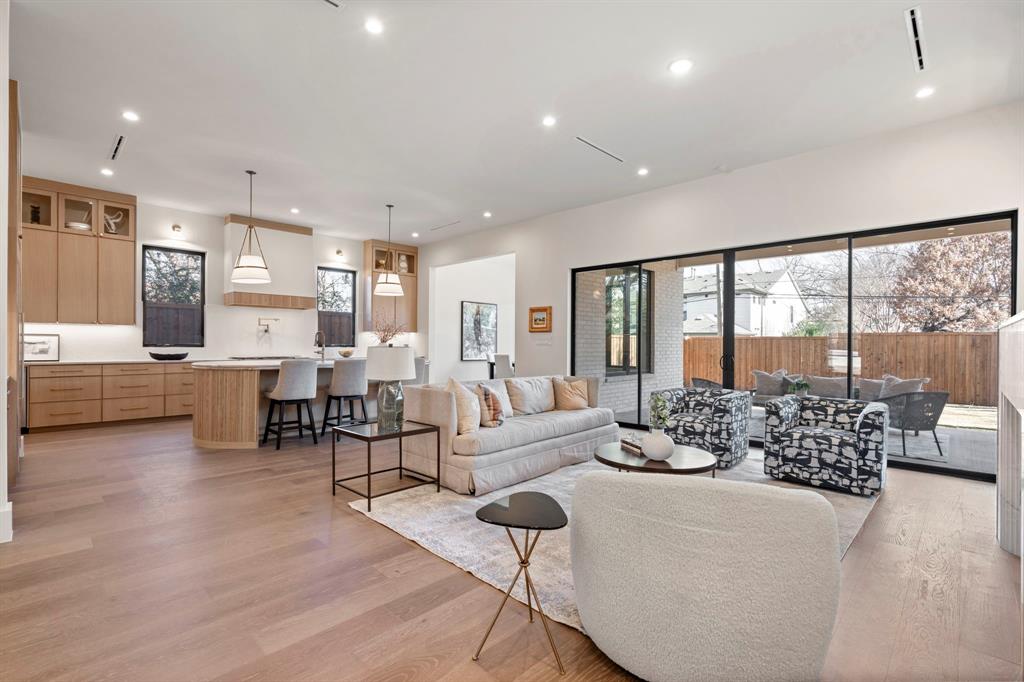 Wilshire Summit - Residential