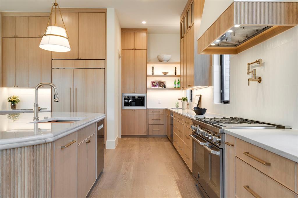 Wilshire Summit - Residential