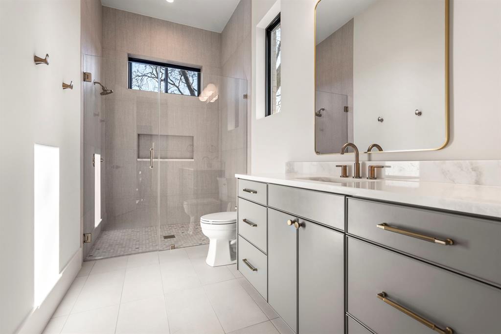 Wilshire Summit - Residential