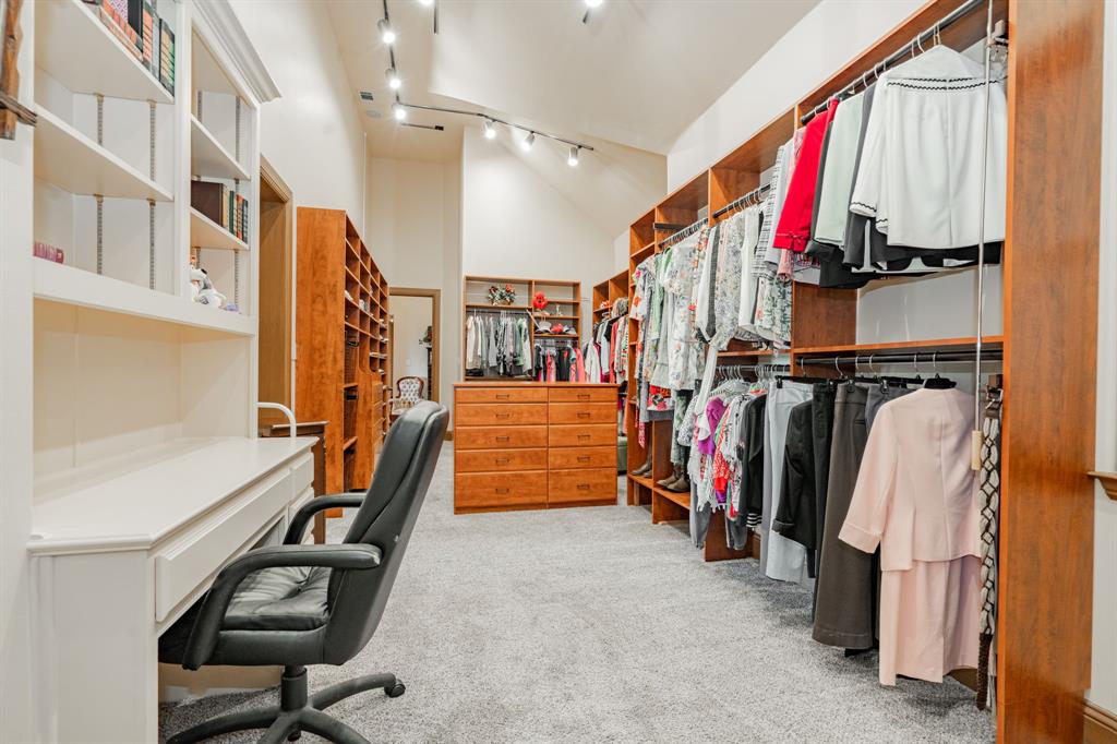 Royal Estates - Residential