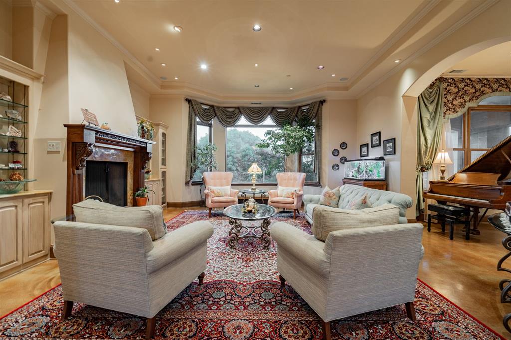 323 Kings Court
