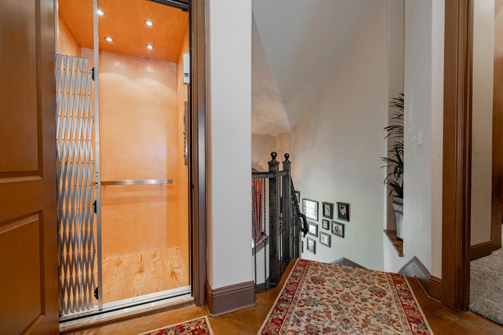 Royal Estates - Residential