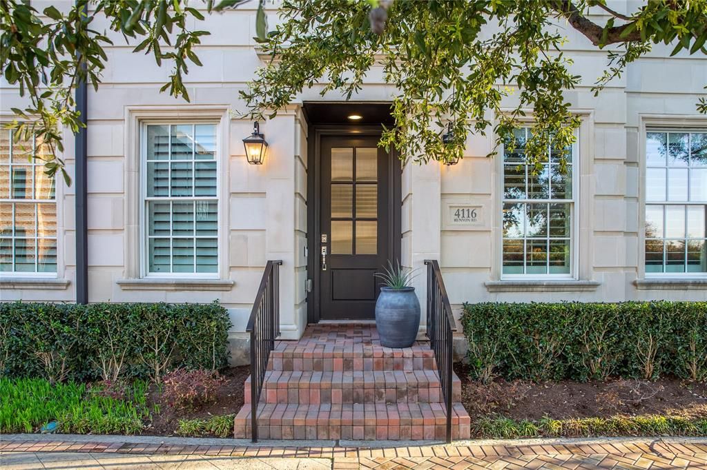Photo of 4116 Runyon Road, Addison, TX 75001 (MLS # 21193730)