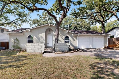 7713 Deaver Drive North Richland Hills TX 76180