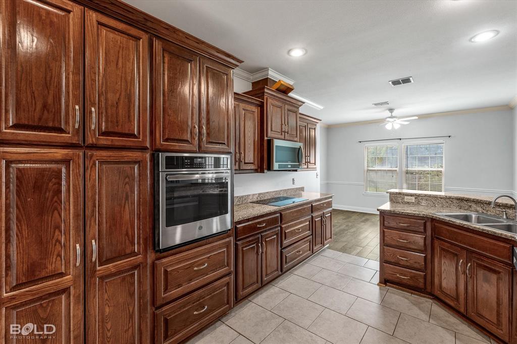 Stonewall, Louisiana 71078, United States, 4 Bedrooms Bedrooms, ,3 BathroomsBathrooms,Residential,Active,195271