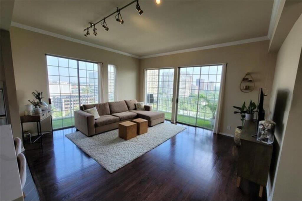 Renaissance On Turtle Creek Condo - Residential Lease