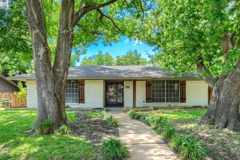 Tiny photo for 4049 Alicante Avenue, Fort Worth, TX 76133 (MLS # 21298676)