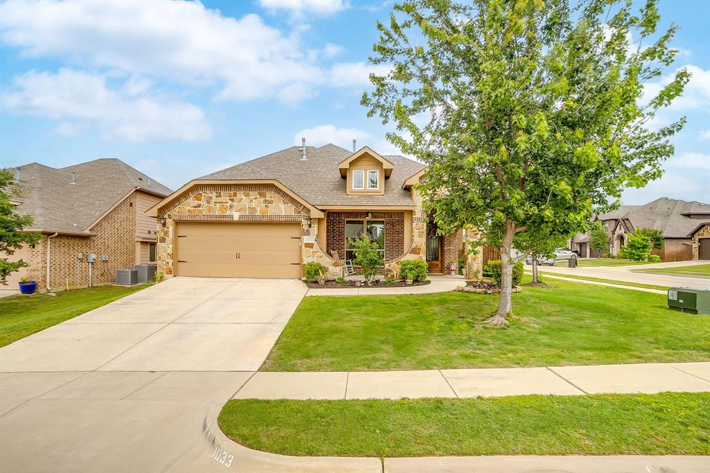 1033 Rustic Oak Way