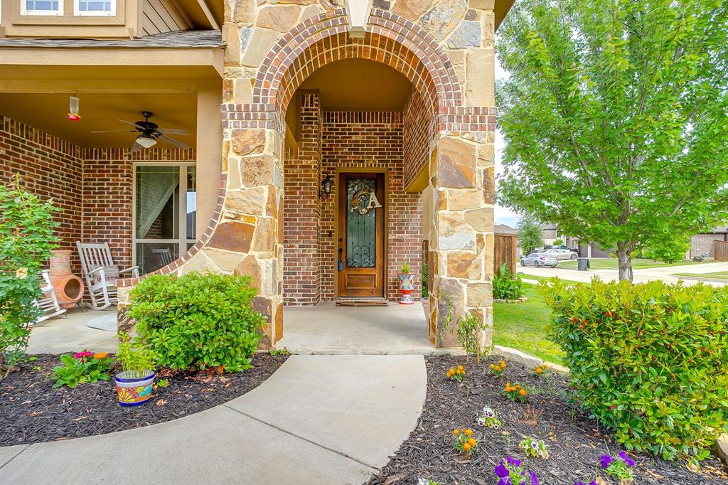 1033 Rustic Oak Way