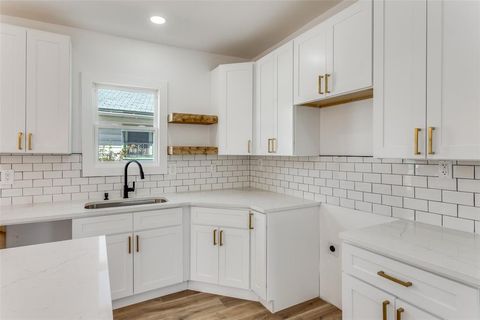 Tiny photo for 943 E Richmond Avenue, Fort Worth, TX 76104 (MLS # 21209094)