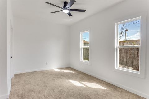 Tiny photo for 943 E Richmond Avenue, Fort Worth, TX 76104 (MLS # 21209094)