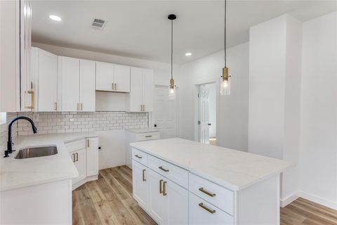 Tiny photo for 943 E Richmond Avenue, Fort Worth, TX 76104 (MLS # 21209094)