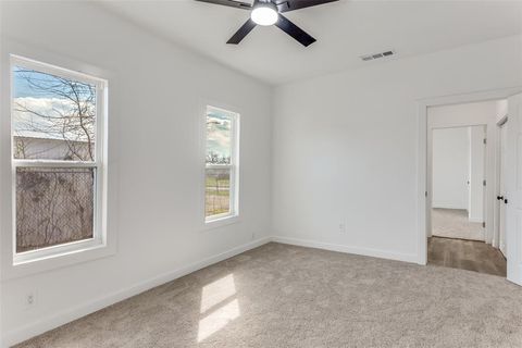 Tiny photo for 943 E Richmond Avenue, Fort Worth, TX 76104 (MLS # 21209094)