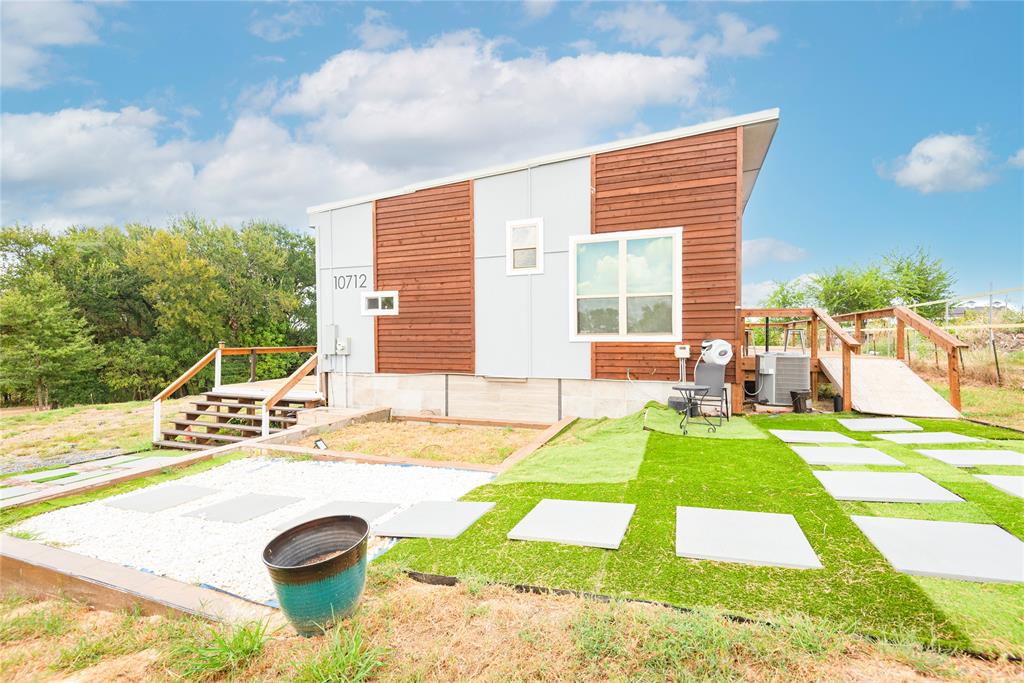 F De La Pina Surv Abs #689 - Residential