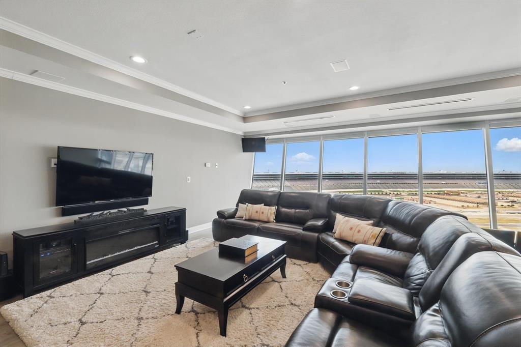 3575 Lone Star Circle 909